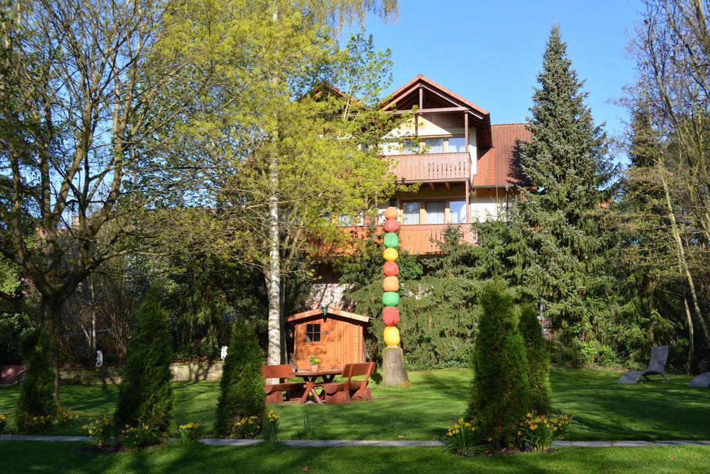 Parkhotel Zum Stern Oberaula Esterno foto