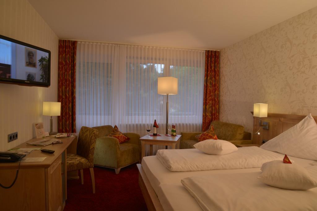 Parkhotel Zum Stern Oberaula Esterno foto