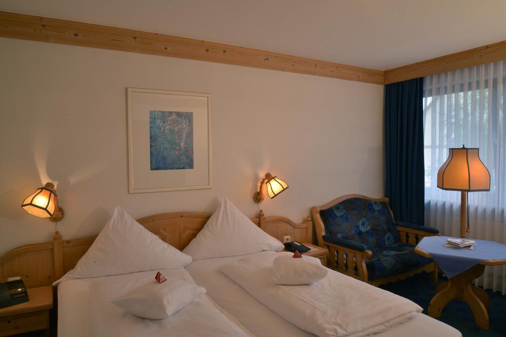 Parkhotel Zum Stern Oberaula Esterno foto